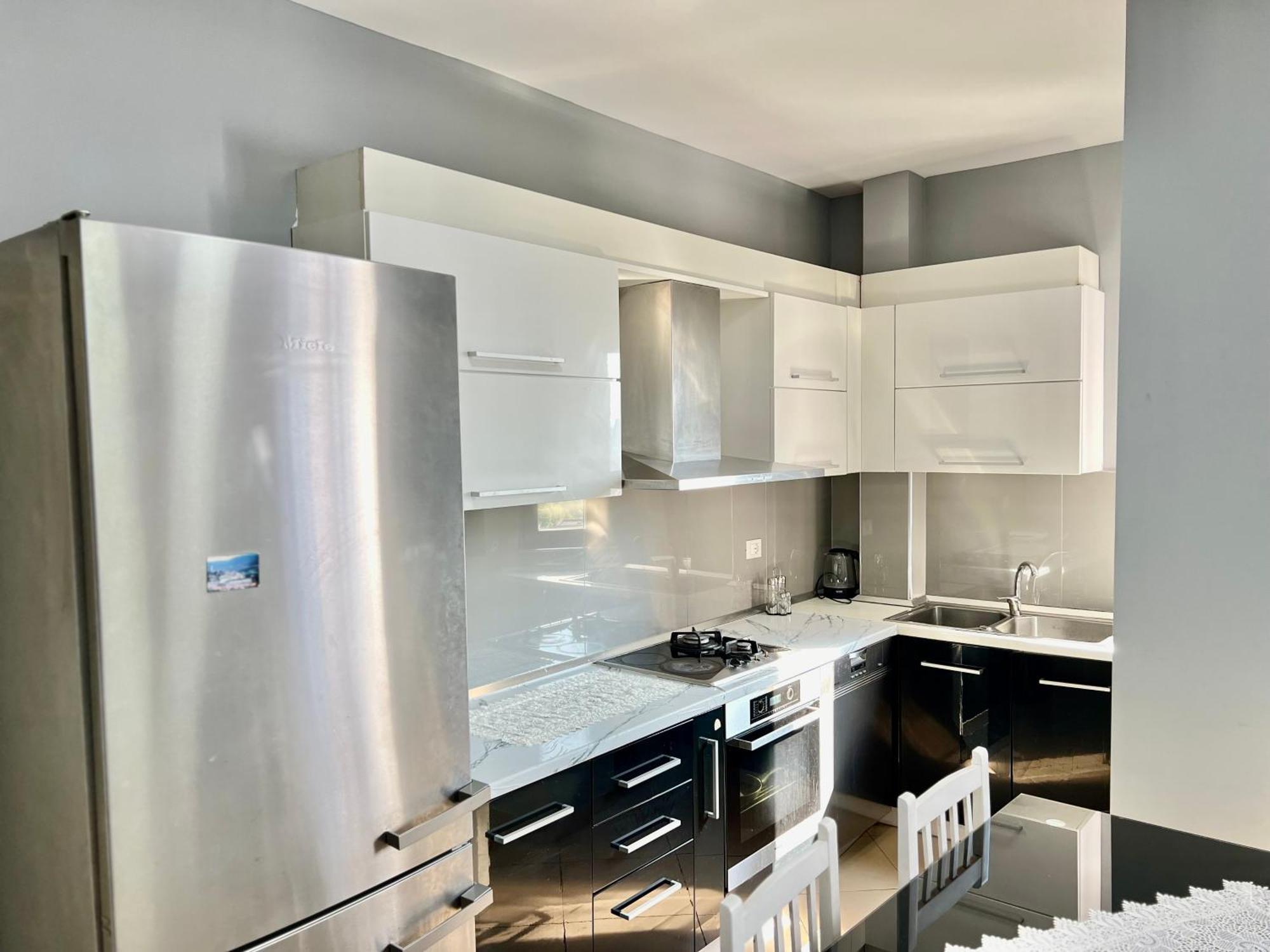 Boulevard Views - Spacious Tirana Apartment Zewnętrze zdjęcie